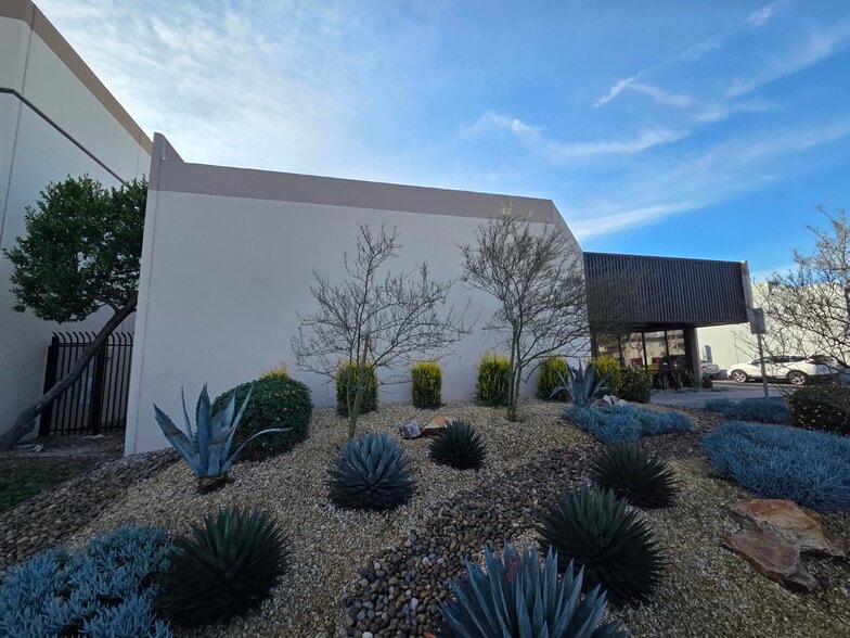 More Photos Of 10661 Humbolt St, Los Alamitos Manufacturing For Lease