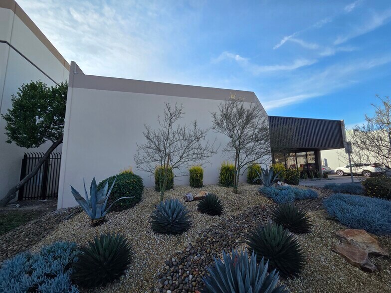 More Photos Of 10661 Humbolt St, Los Alamitos Manufacturing For Lease