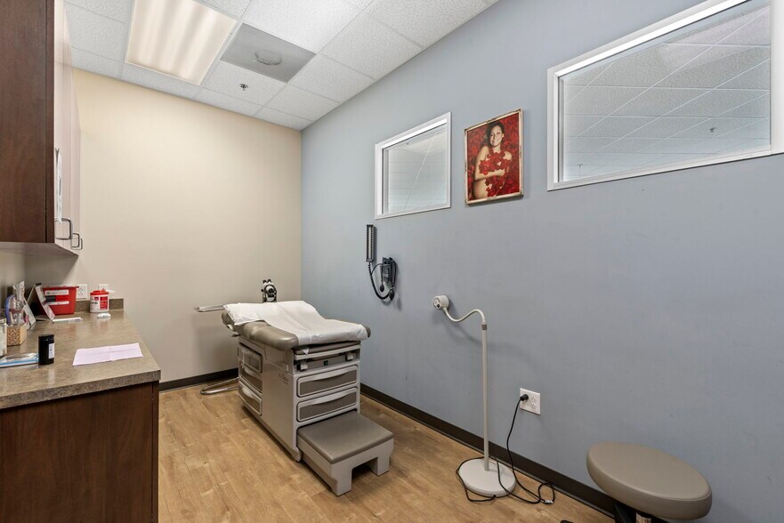 More Photos Of 7790 W Grand Pky, Richmond Medical For Lease