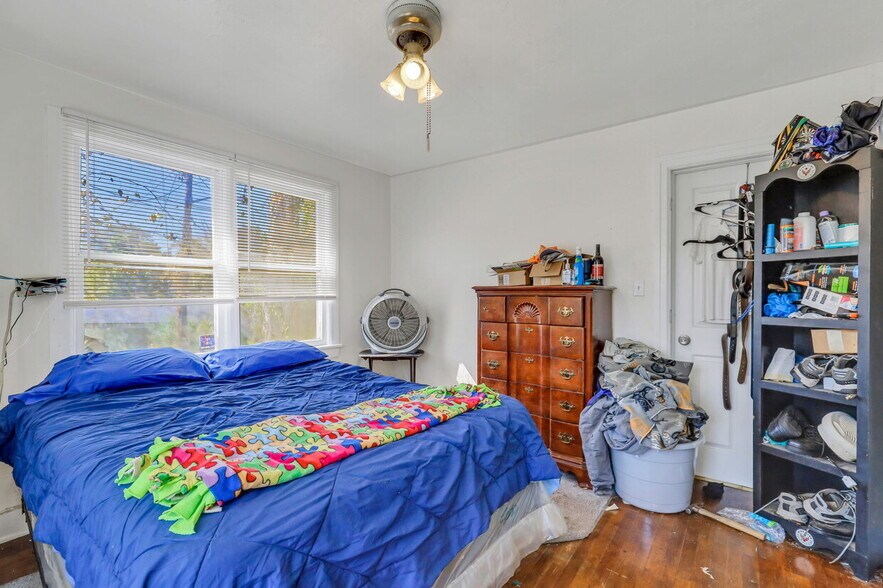 More Photos Of 2203 Skidaway Rd, Savannah Freestanding For Sale
