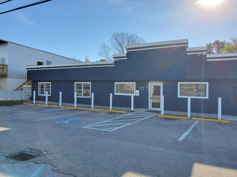 More Photos Of 127-129 Grand Ave, Bacliff Restaurant For Lease