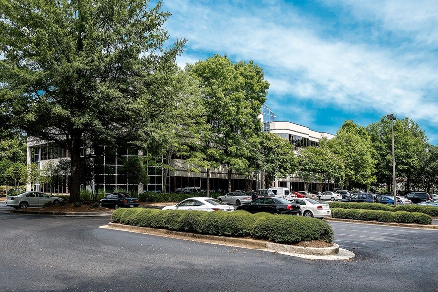 More Photos Of 3000 Corporate Center Dr, Morrow Office For Lease