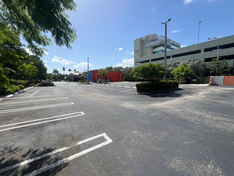 More Photos Of 2255 NW 87th Ave, Miami Restaurant For Lease