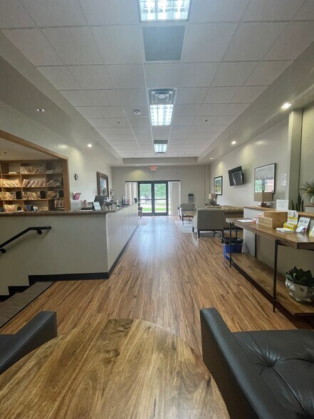 More Photos Of 18600 Lyndon B Johnson Fwy, Mesquite Storefront Retail Office For Sale