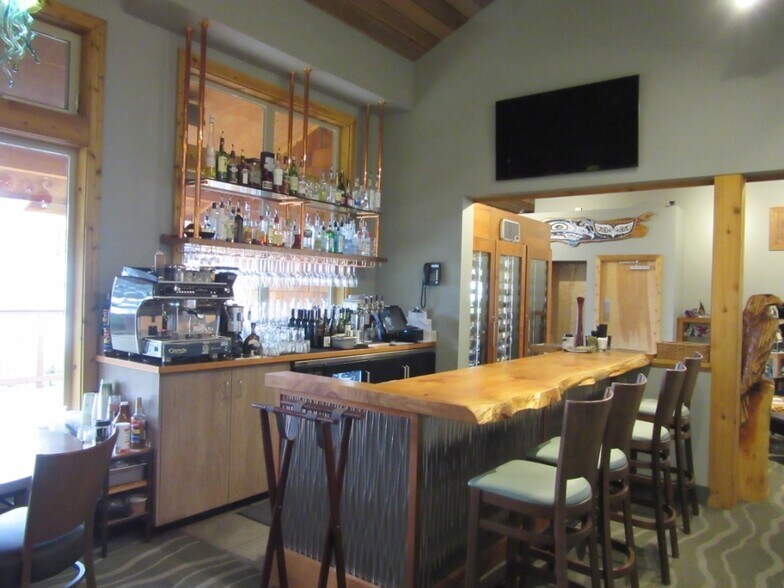 More Photos Of 4651 SR 109, Moclips Hotel For Sale