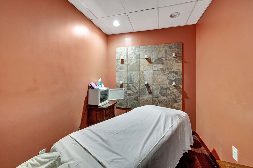 More Photos Of 3045 N Federal Hwy, Fort Lauderdale Storefront Retail Office For Lease