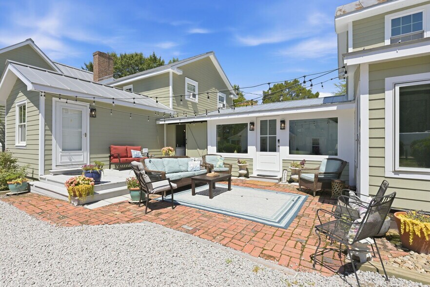 More Photos Of 508 Church St, Oriental Hospitality For Sale