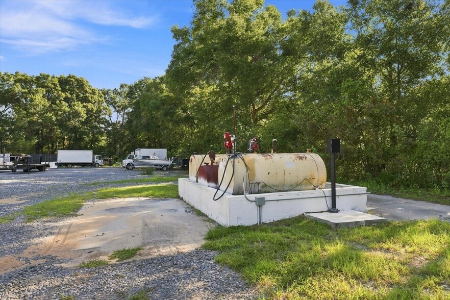 More Photos Of 4711 Capital Cir SW, Tallahassee Warehouse For Sale