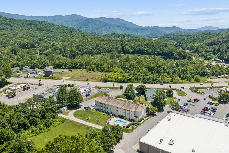 More Photos Of 674 Casino Trl, Cherokee Hotel For Sale