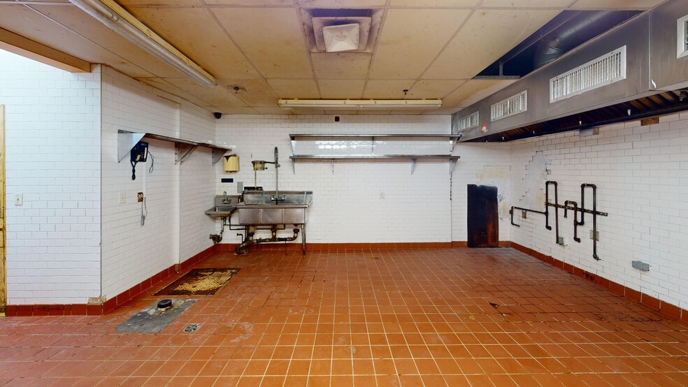 More Photos Of 2200 Arthur Kill Rd, Staten Island Distribution For Lease