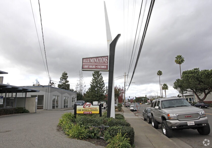 More Photos Of 2243-2247 Old Middlefield Way, Mountain View Freestanding For Lease