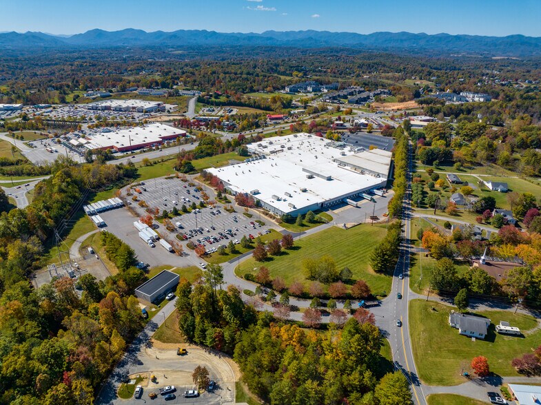 More Photos Of 108 Monticello Rd, Weaverville Light Distribution For Lease