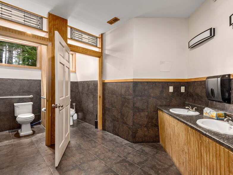 More Photos Of 447 Lily Pad Ln, Flat Rock Lodge Meeting Hall For Sale