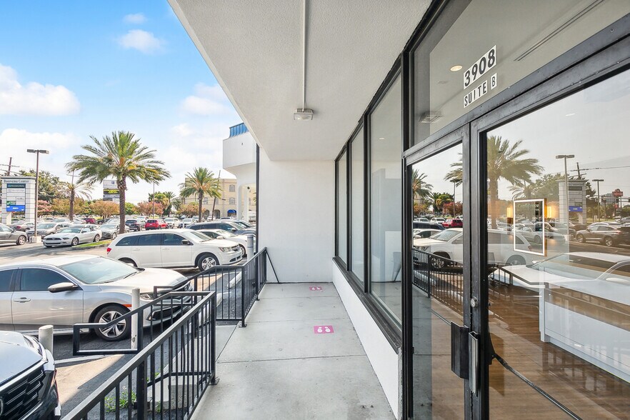 More Photos Of 3908 Veterans Memorial Blvd, Metairie General Retail For Sale