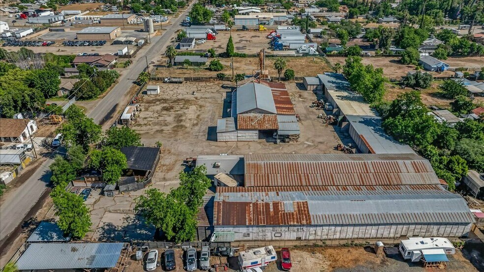 More Photos Of 708 N Pleasant Ave, Fresno Warehouse For Sale