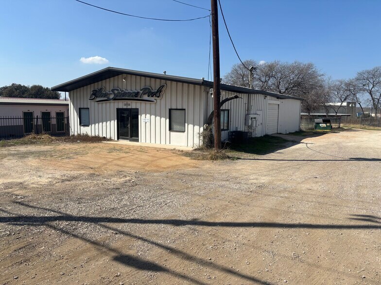Primary Photo Of 10855 N I-35 Fwy, San Antonio Service For Lease
