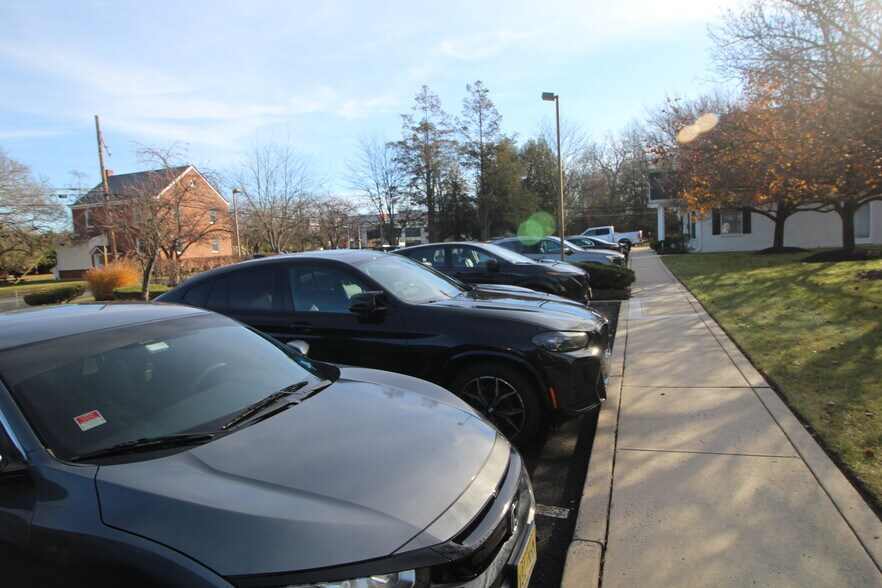 More Photos Of 1 Nami Ln, Hamilton Medical For Sale