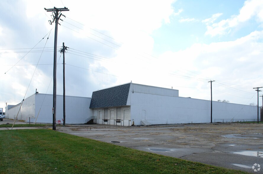 More Photos Of 1500 Delaware Ave, Des Moines Distribution For Sale