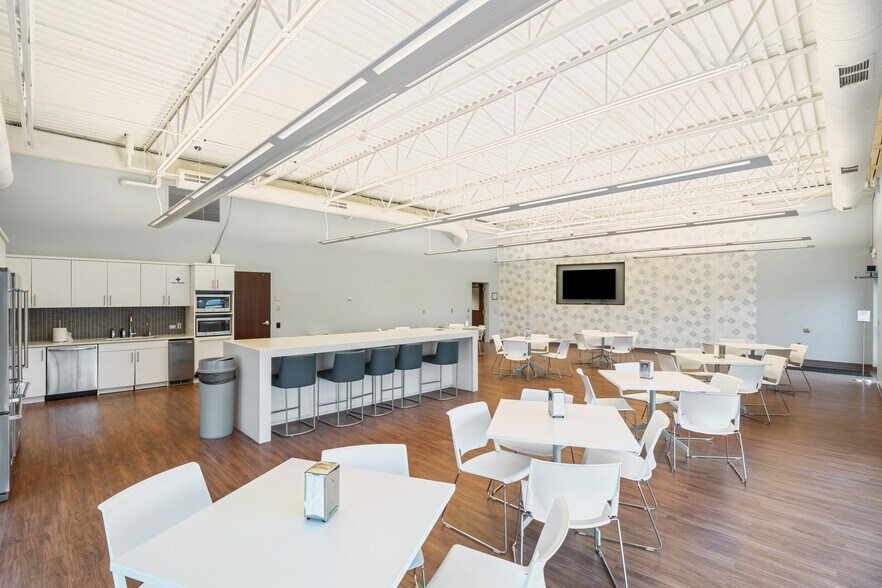 More Photos Of 1012 Princeton St, Vermillion Office For Sale