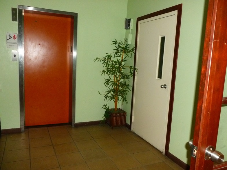 More Photos Of 1224 NE 163rd St, North Miami Beach Storefront Retail Office For Sale