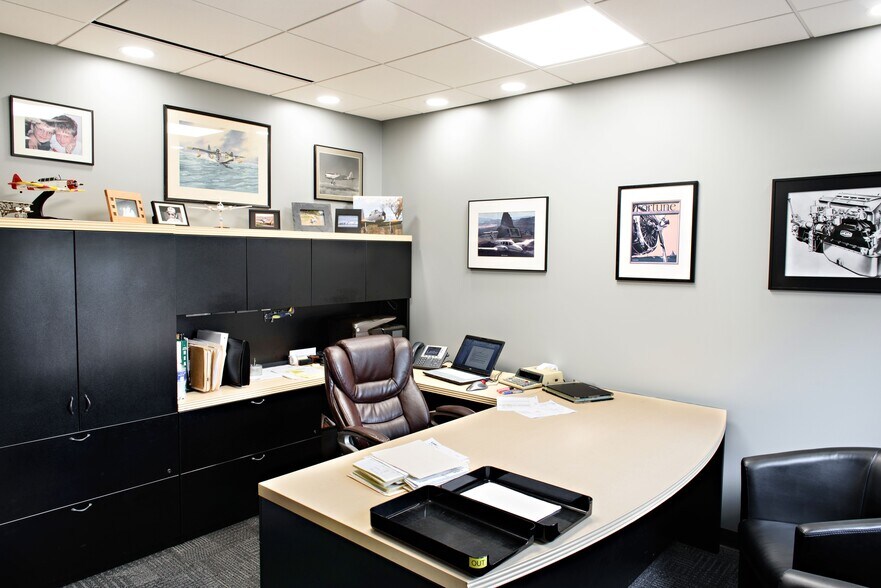 More Photos Of 404 N Byrne Rd, Toledo Warehouse For Sale