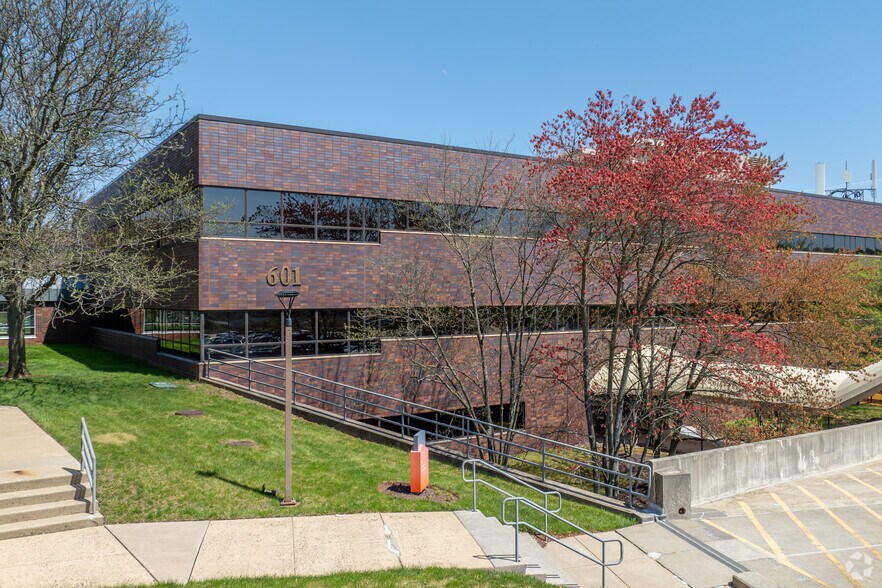 More Photos Of 600 Office Center Dr, Fort Washington Unknown For Sale