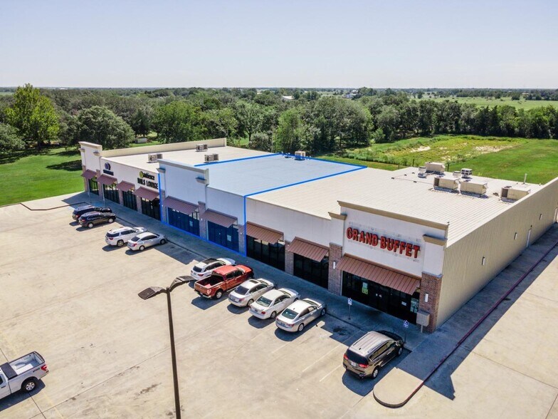 More Photos Of 4020 7th St, Bay City Storefront Retail Office For Lease