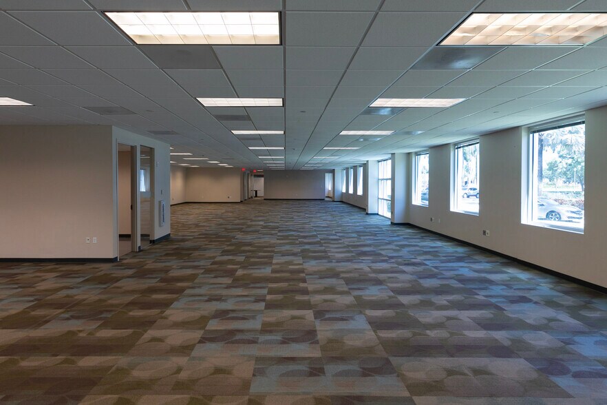 More Photos Of 9850 NW 41st St, Doral Unknown For Lease