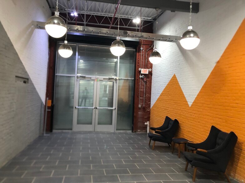 More Photos Of 3251 Fox St, Philadelphia Warehouse For Lease