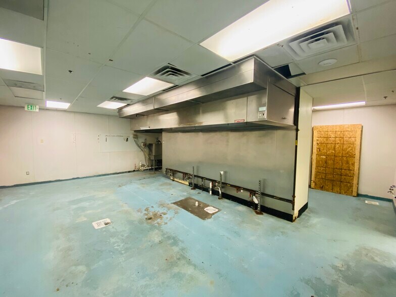 More Photos Of 61 Weaver Blvd, Weaverville Unknown For Lease