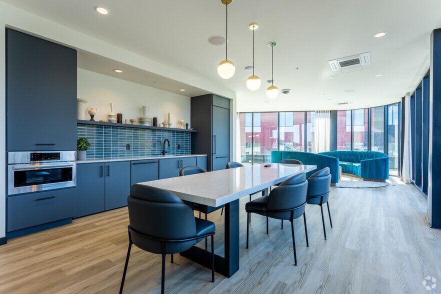 More Photos Of 1725 SW Salmon St, Portland Apartments For Lease