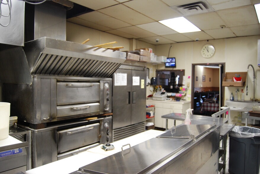 More Photos Of 2565 E 7th Ave, North Saint Paul Restaurant For Sale