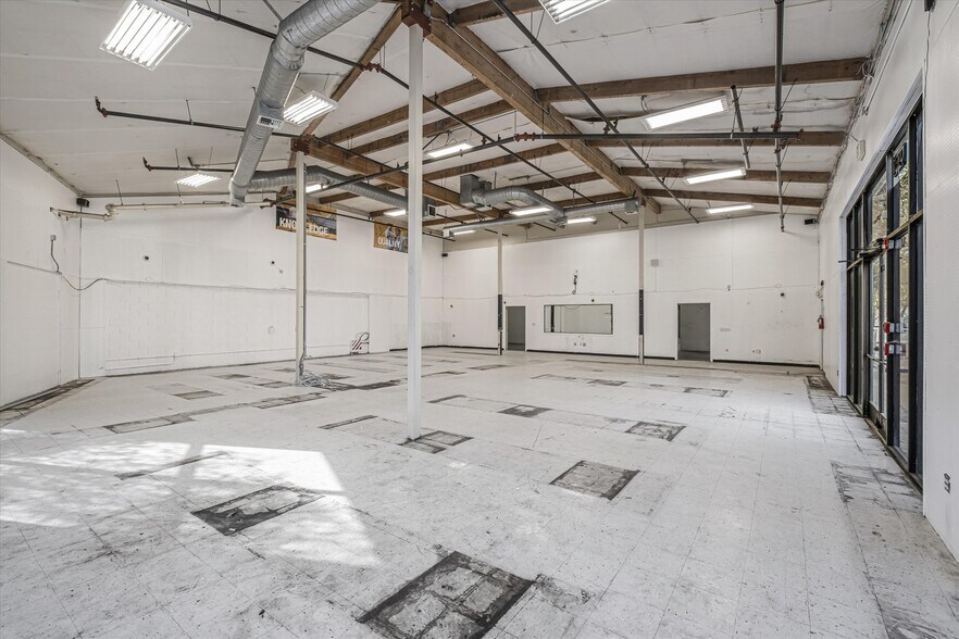 More Photos Of 3545 Soquel Dr, Soquel Auto Repair For Lease