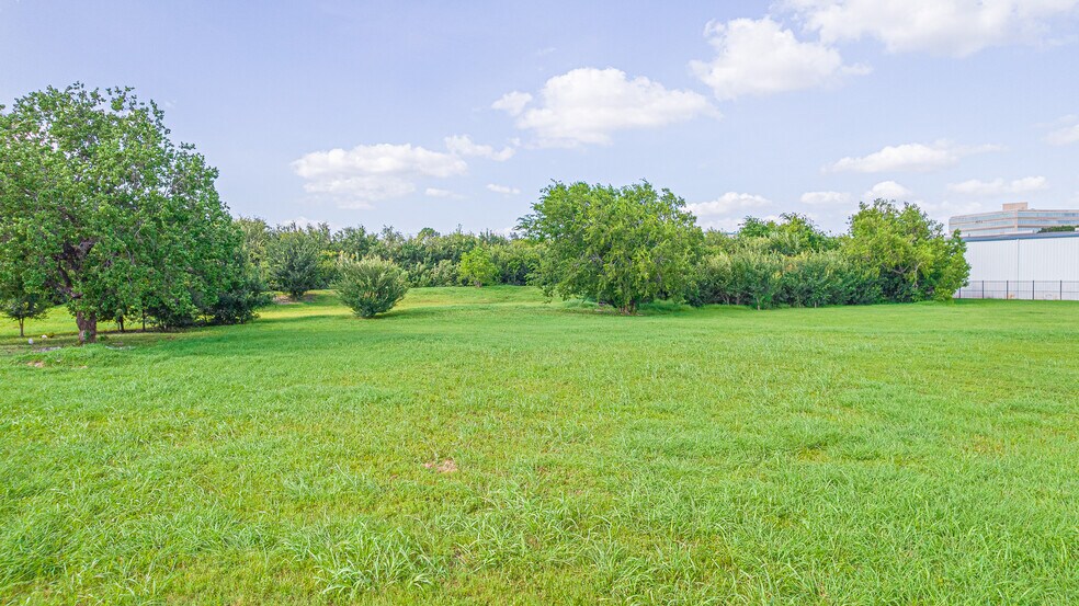 More Photos Of 10108 Bissonnet St, Houston Land For Sale