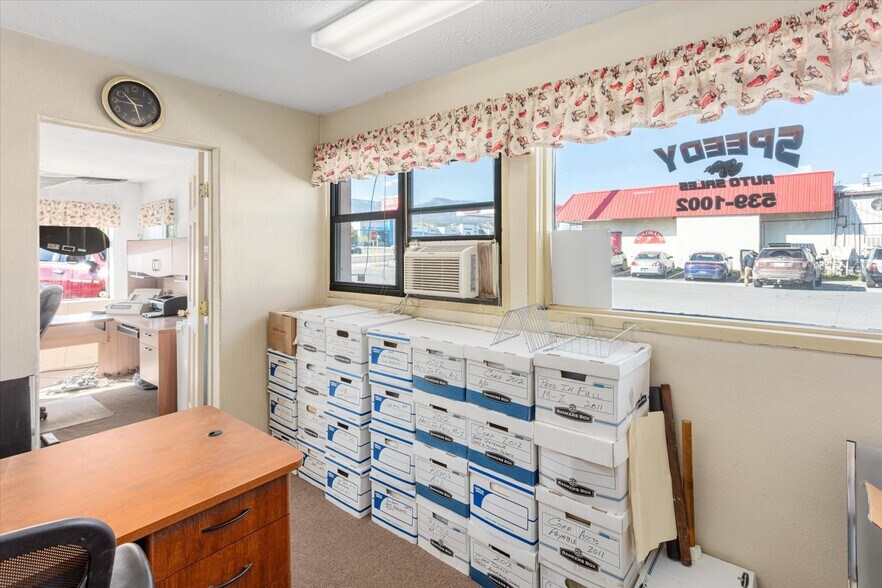 More Photos Of 1002 E Rainbow Blvd, Salida Office For Sale