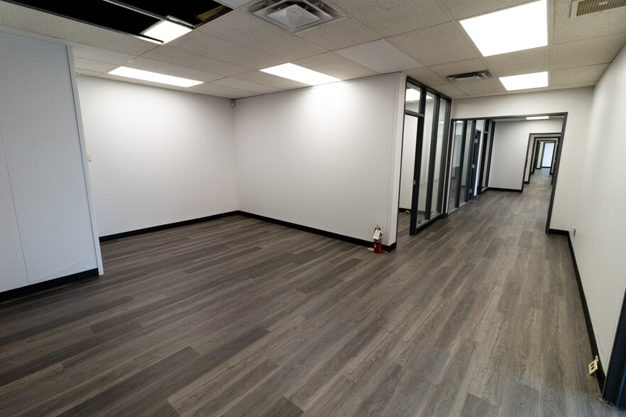 More Photos Of 3501 23rd St NE, Calgary Warehouse For Lease