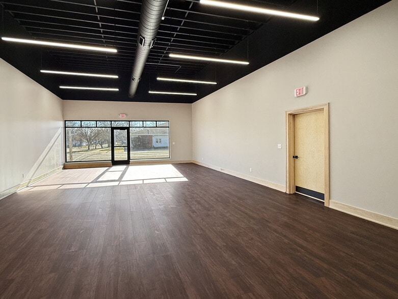 More Photos Of 901 W Mamie Eisenhower Ave, Boone Auto Repair For Sale