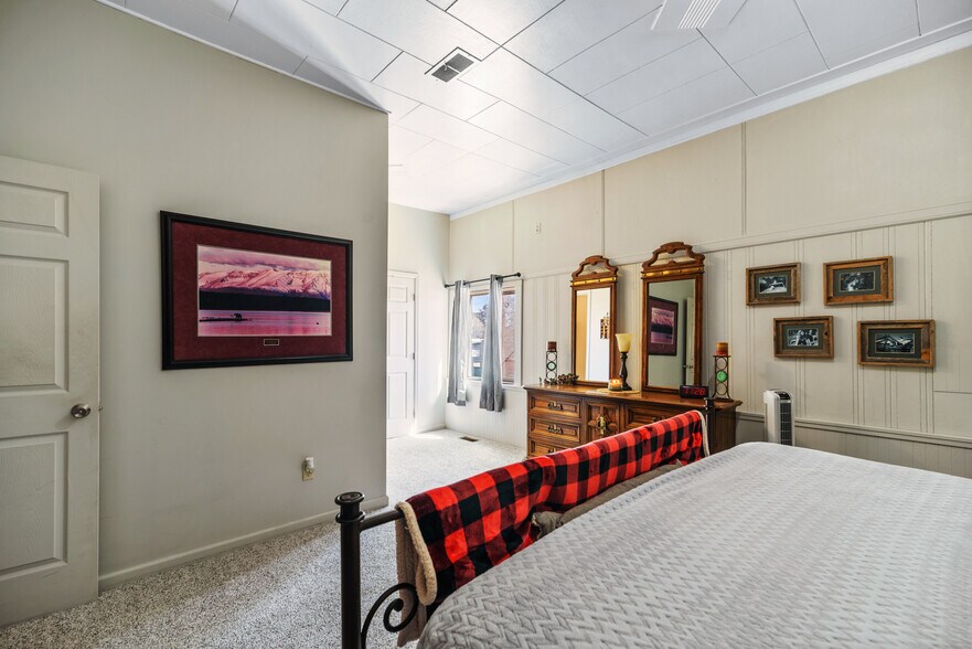 More Photos Of 104 N 3rd St, Kremmling Storefront Retail Residential For Sale