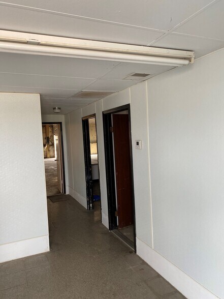 More Photos Of 7411-7415 Wright Rd, Houston Warehouse For Lease