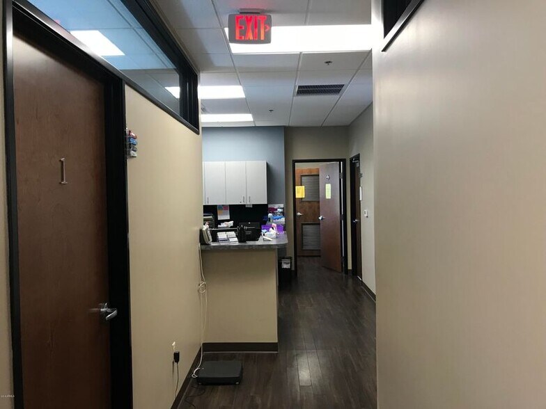 More Photos Of 4550 E Bell Rd, Phoenix Medical For Lease
