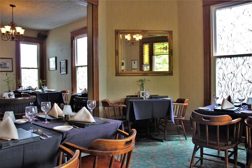 More Photos Of 1208 6th Ave, Huntington Restaurant For Sale