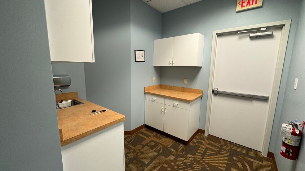 More Photos Of 4379 Easton Ave, Bethlehem Office For Sale