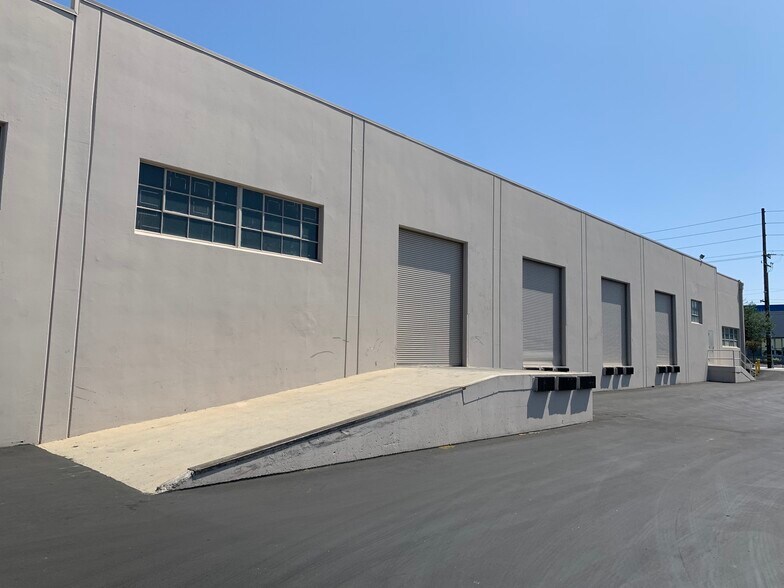 More Photos Of 13007 S Western Ave, Gardena Warehouse For Lease