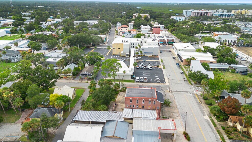 More Photos Of 204 Magnolia St, New Smyrna Beach Restaurant For Sale