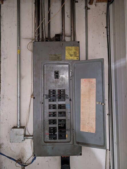 More Photos Of 1100 Weise St, Green Bay Auto Dealership For Sale
