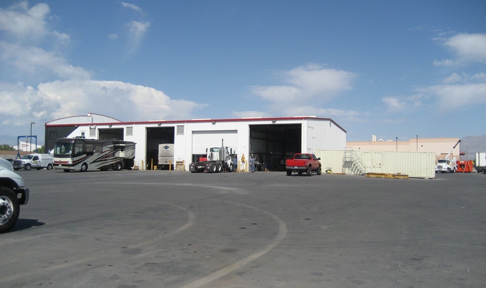 Primary Photo Of 4610 Vandenberg Dr, North Las Vegas Distribution For Lease