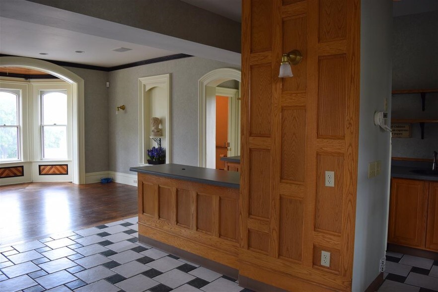 More Photos Of 138 1st St, Baraboo Office For Sale