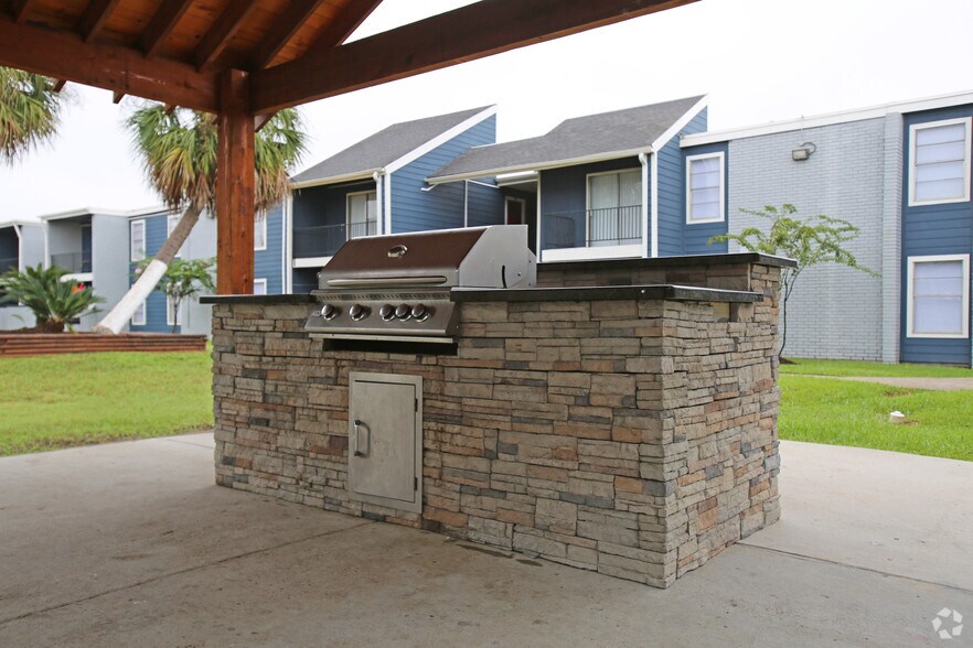 More Photos Of 801 S Allen Genoa Rd, South Houston Apartments For Sale