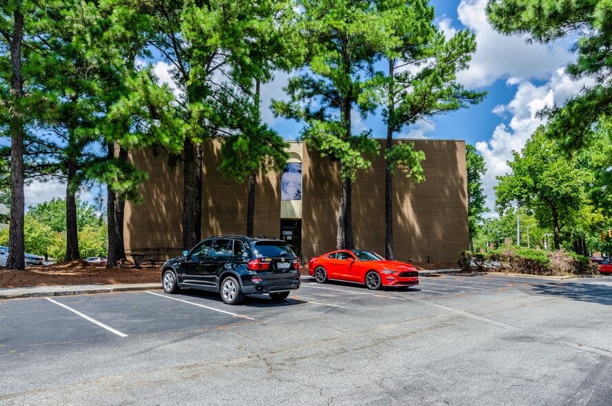 More Photos Of 1 Centerview Dr, Greensboro Unknown For Lease