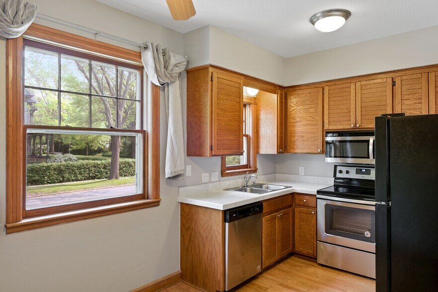More Photos Of 197 Kent St, Saint Paul Multifamily For Sale